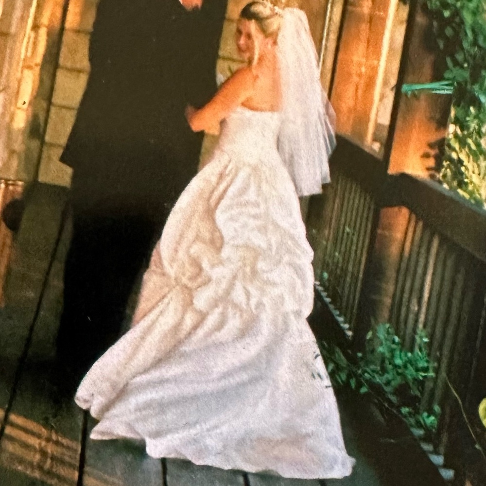 David's Bridal Elegant White Wedding Dress